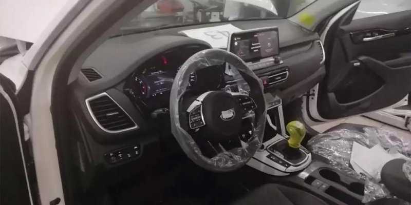 
                                    Kia начала поставки кроссовера Seltos российским дилерам
                            