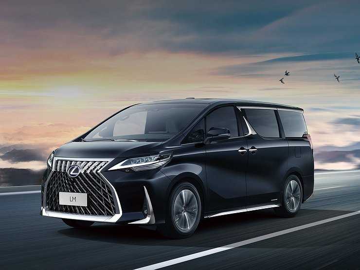 Lexus вывел на рынок свой первый минивэн