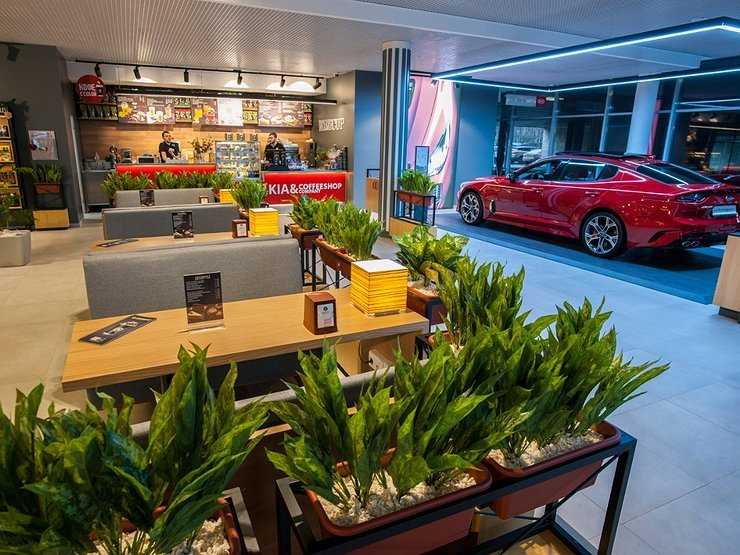 Машины KIA можно покупать в России, сидя за столиком кафе