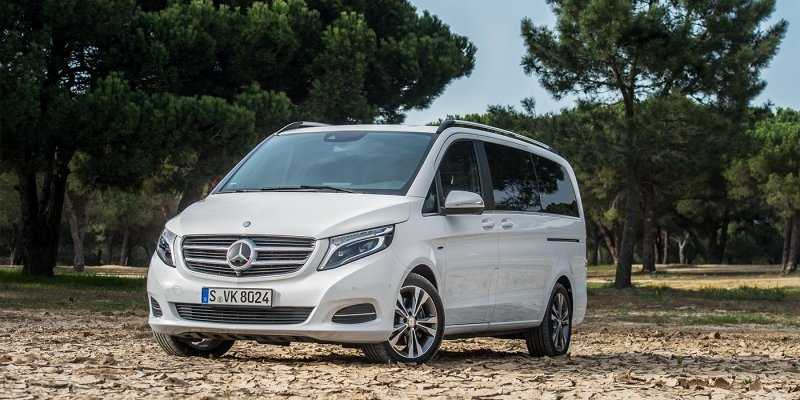 
                                    Mercedes отправит на сервис автомобили в России из-за опасных подушек
                            