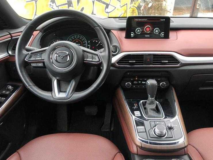 Меряемся креслами: сравнительный тест-драйв семиместных Mitsubishi Outlander и Mazda CX-9