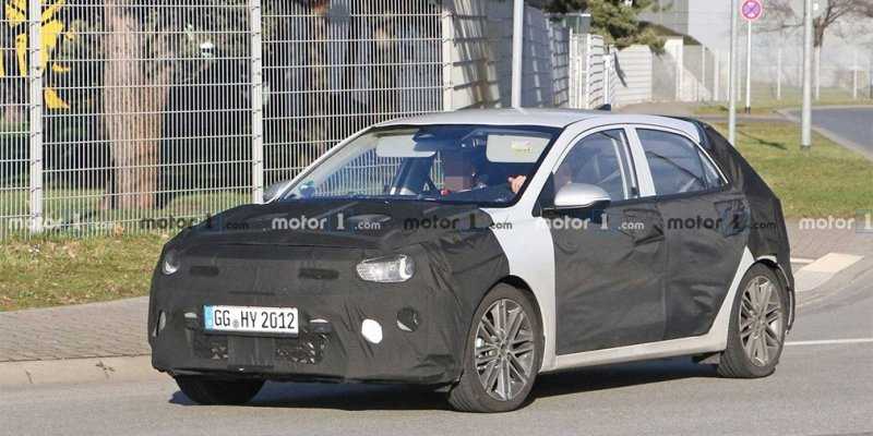 
                                    Обновленный Kia Rio впервые замечен на тестах
                            