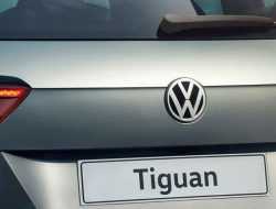 Опубликовано первое фото обновленного Volkswagen Tiguan