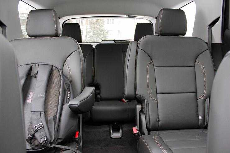 Семеро по лавкам: семейный тест-драйв кроссовера Chevrolet Traverse