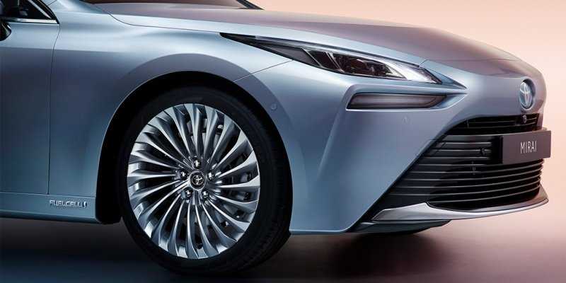 
                                    Toyota рассекретила новый водородный седан
                            