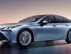 Toyota рассекретила новый водородный седан