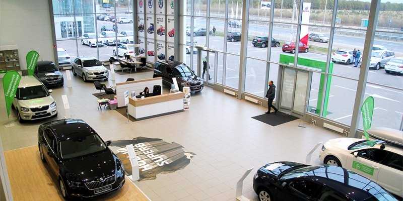 
                                    В АЕБ спрогнозировали дальнейшее падение российского авторынка
                            