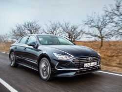 В России Hyundai Sonata получила еще новый мотор и сильно подешевела