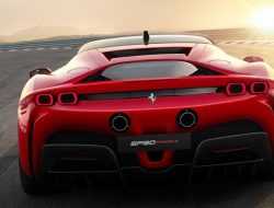 Видео: Ferrari показала весь процесс сборки самого мощного суперкара