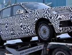 Внедорожник Aurus сфотографировали во время зимних испытаний