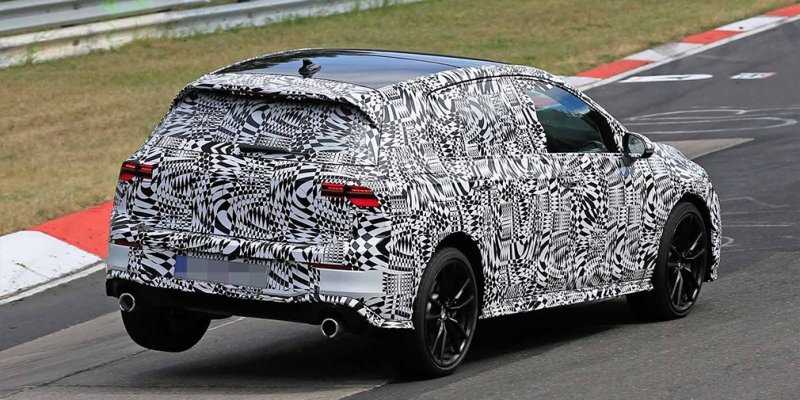 
                                    Volkswagen назвал дату премьеры Golf GTE нового поколения
                            