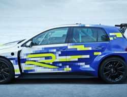 Volkswagen подготовил новый Golf к «ледяной гонке»
