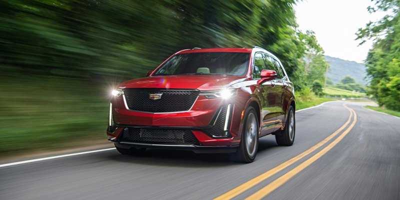 
                                    Cadillac назвал российские цены на большой кроссовер XT6
                            