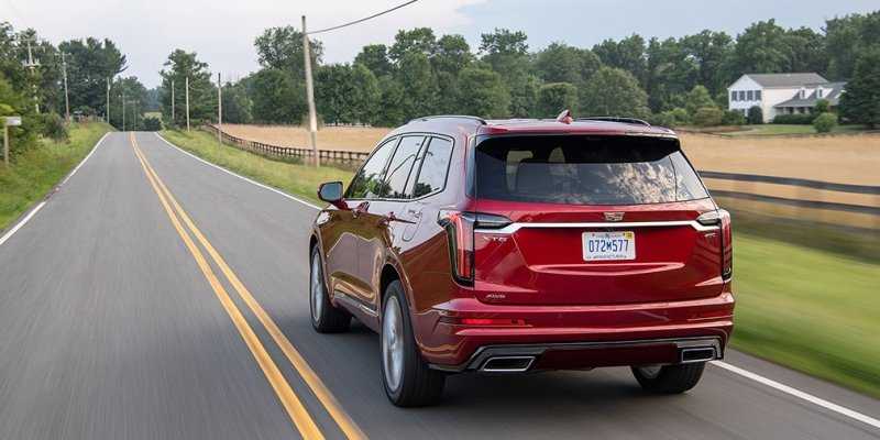 
                                    Cadillac назвал российские цены на большой кроссовер XT6
                            