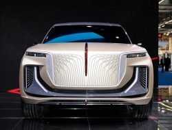 Китайский кроссовер от дизайнера Rolls-Royce навострился в Россию