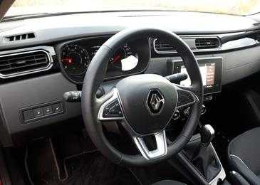 Новый Renault Duster получил двигатель и салон от Arkana