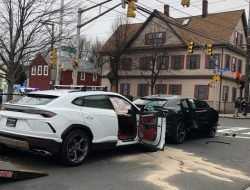 Подростки угнали два Lamborghini Urus и столкнулись друг с другом