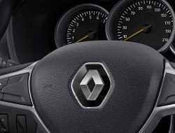 Renault Logan нового поколения заметили во время дорожных тестов