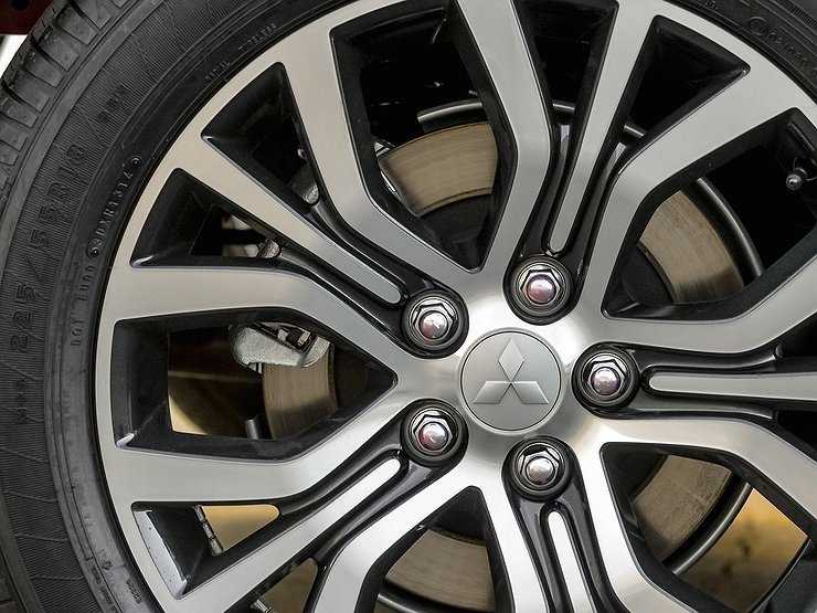 Стало известно, как будет выглядеть новый Mitsubishi Outlander