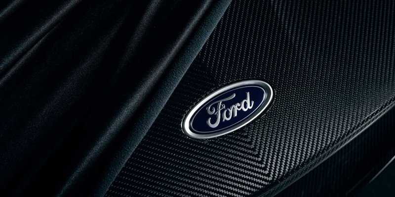
                                    Суперкар Ford GT обновился и стал мощнее
                            