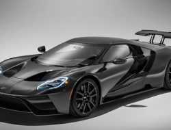 Суперкар Ford GT обновился и стал мощнее