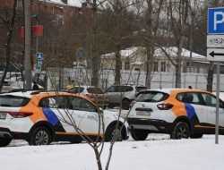 Женщине, посадившей ребенка за руль, выписали штраф