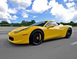 Ferrari останавливает заводы из-за коронавируса