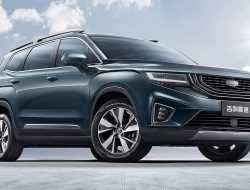 Geely представила самый большой в линейке кроссовер
