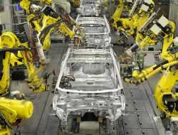 Hyundai останавливает работу своего завода в России