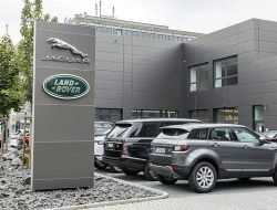 Jaguar Land Rover останавливает работу еще одного завода из-за коронавируса