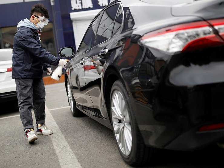 Китайский рынок новых автомобилей обрушился из-за коронавируса