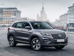 Названа дата начала продаж в России обновленного кроссовера Changan CS75 FL