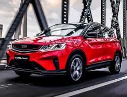 Названы российские цены на новейший кроссовер Geely Coolray
