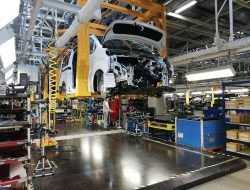 Opel, Peugeot и Citroёn останавливают производство автомобилей в России