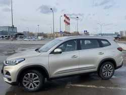 Первый видео тест-драйв кроссовера Chery Tiggo 8: вам шашечки или ехать