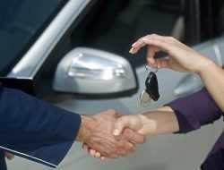 Российский авторынок продолжил падение