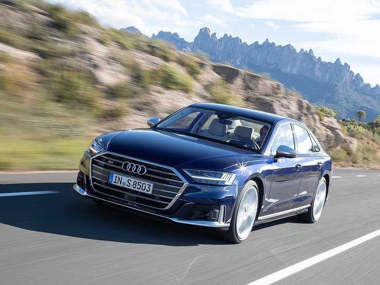 В России стартовали продажи «горячего» Audi S8