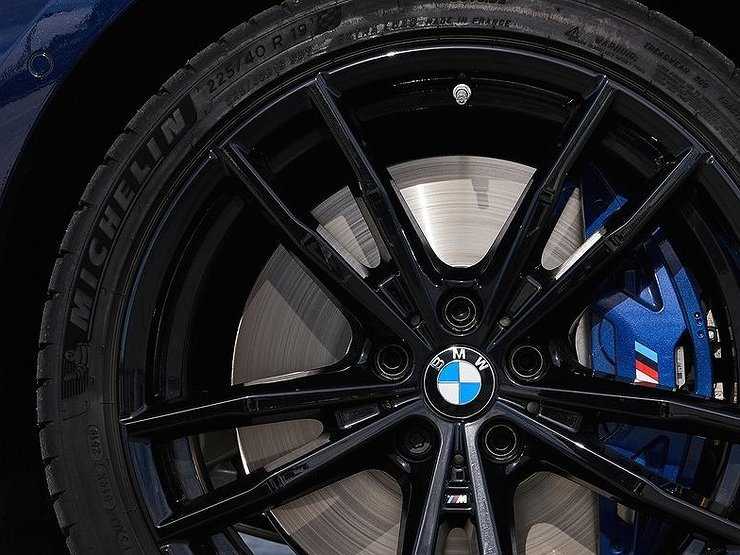 В Сети появилось очередное фото нового BMW M3 с огромной решеткой радиатора