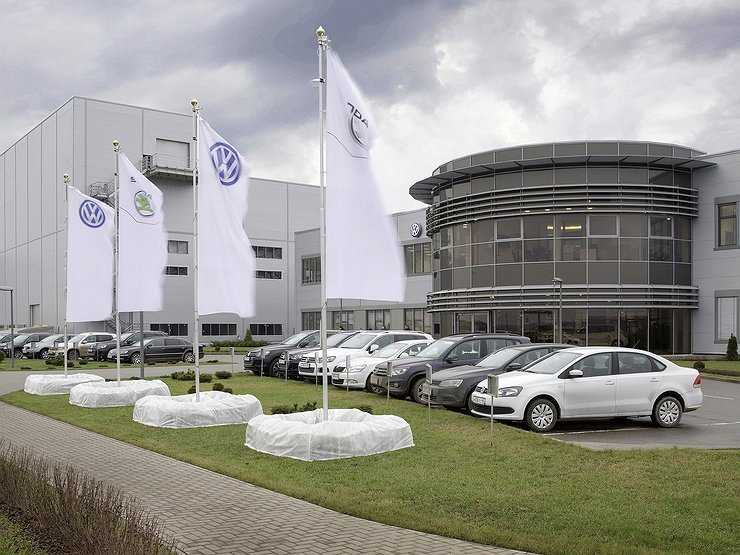Volkswagen в России приостанавливает сборку автомобилей