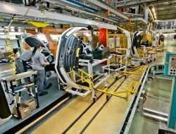 АВТОВАЗ опять останавливает сборку автомобилей