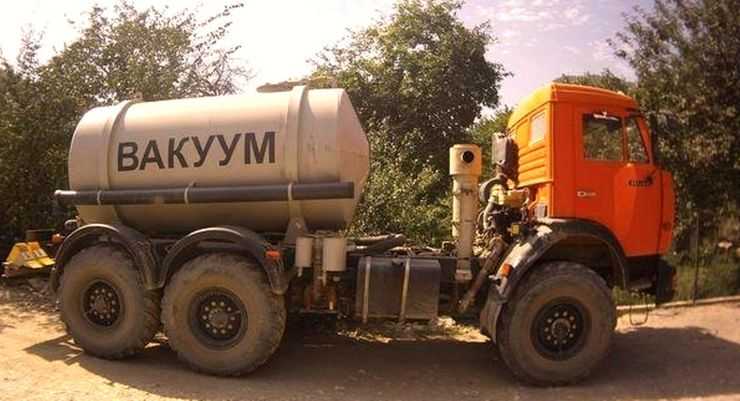 Что перевозят и скрывают от посторонних глаз автомобили с надписью &laquo;вакуум&raquo; на бортах