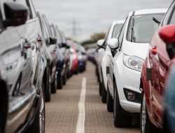 На сколько упали цены на подержанные автомобили в России