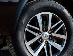 Обновленный внедорожник Toyota Fortuner засветился без камуфляжа