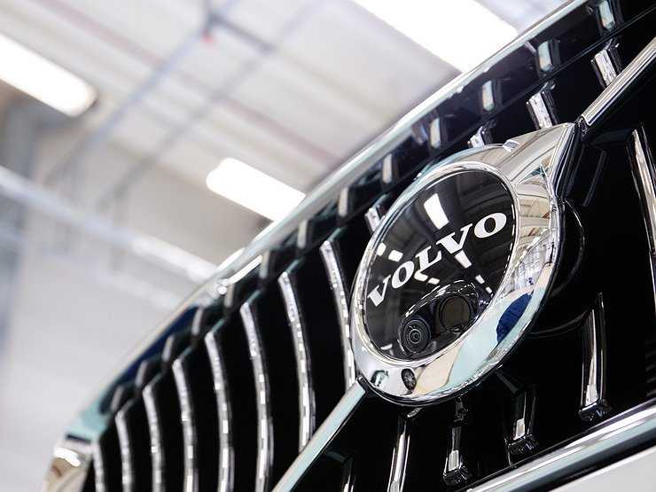 Volvo возобновила работу головного завода и ряда офисов