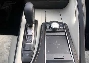 Запахло жареным: сравнительный тест Nissan GT-R и Lexus LC500