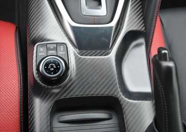 Запахло жареным: сравнительный тест Nissan GT-R и Lexus LC500