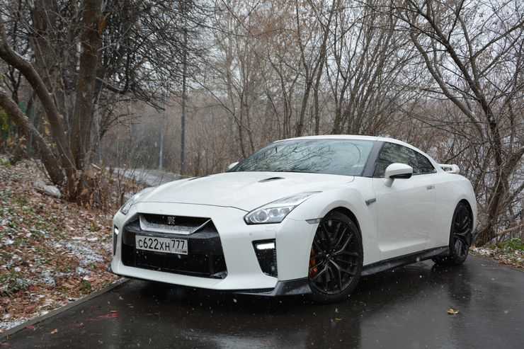 Запахло жареным: сравнительный тест Nissan GT-R и Lexus LC500