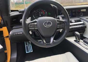 Запахло жареным: сравнительный тест Nissan GT-R и Lexus LC500