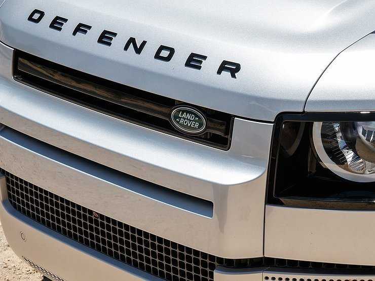 Британцы выпустят Land Rover Defender с бензиновым мотором V8