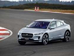 Цены на электрокар Jaguar в России достигли уровня 2018 года